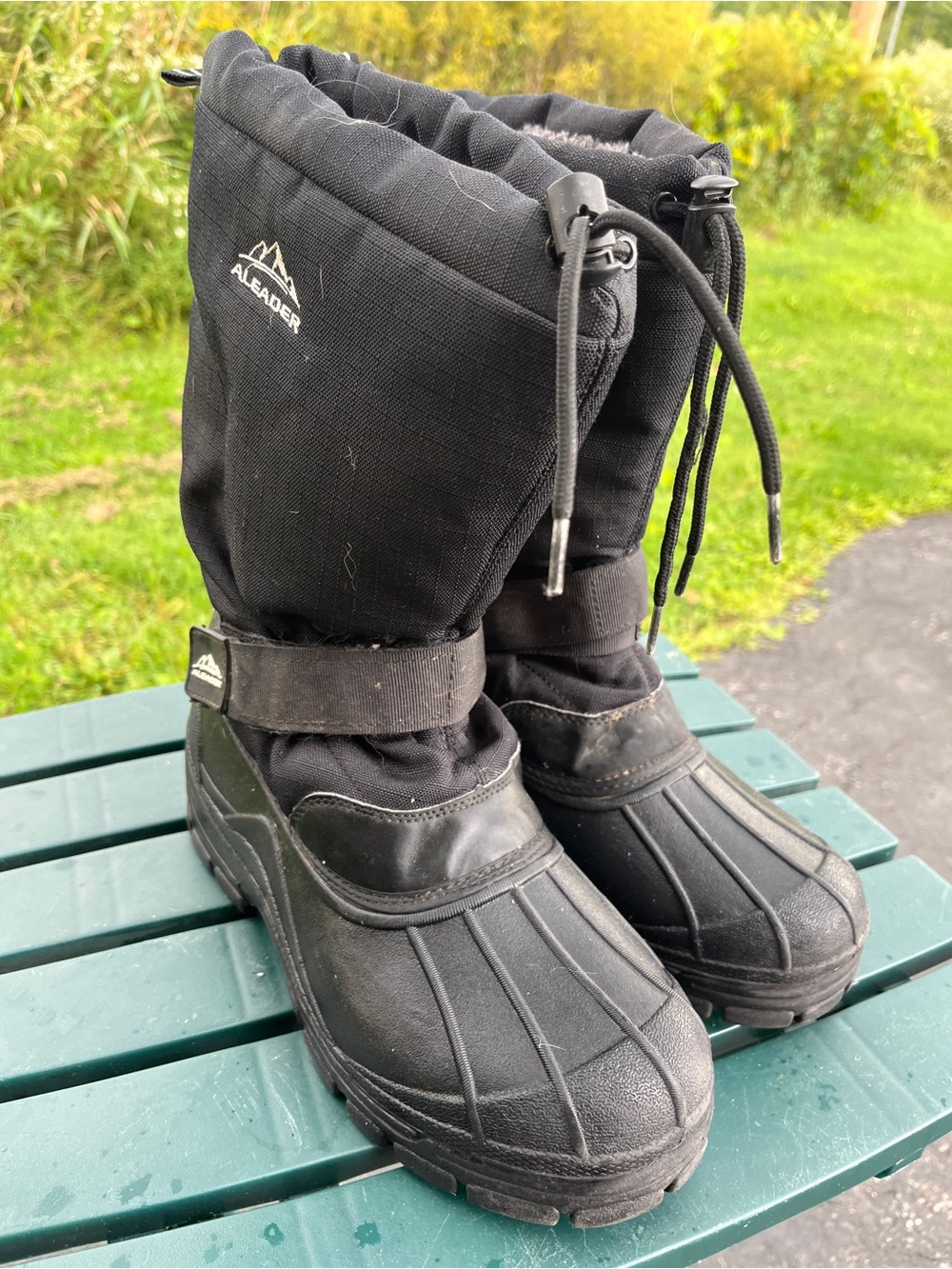 Kamik boys size 7 winter boots